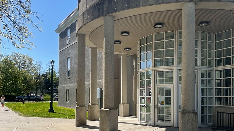 entrance to alumni gym