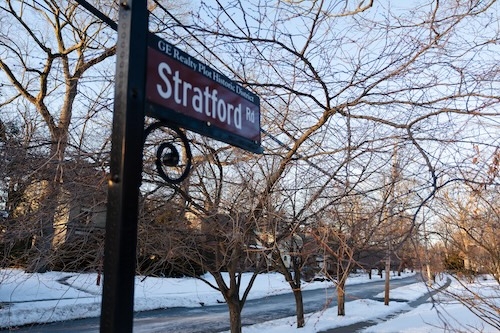 A city’s street trees offer a myriad of environmental and psychological benefits, including shade, habitat and food for wildlife, and reducing pollutants in the air. Yet some neighborhoods in the city of Schenectady have significantly more tree-lined streets than others. Blame the environmental injustice on discriminatory federal housing policies dating back decades for the disparity in the tree canopy. New research by Allison Malatesta ’24 and Jeff Corbin, the Florence B. Sherwood Professor of Life Science